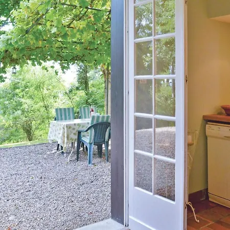 Casa vacanze Cozy In With Outdoor Swimming Pool